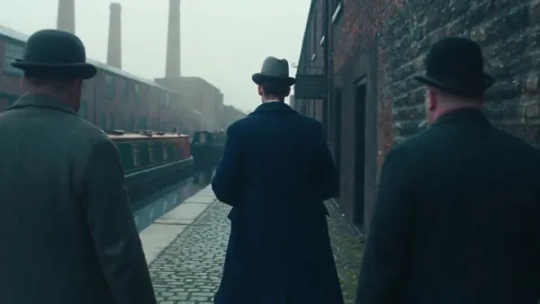 Cold Blue-Green Period Drama Set in a 1930s Northern English Mill Town